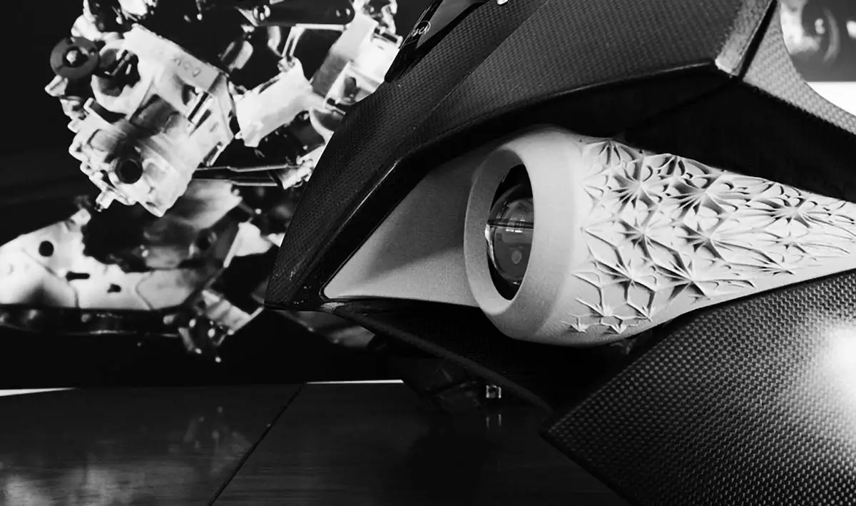 3D printed headlight mask in Windform composite for Energica electric motorcycle successfully customizes the automotive sector